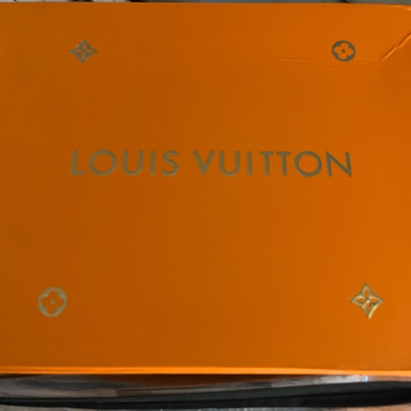 Louis Vuitton Petit Palais - Picture 9 of 12